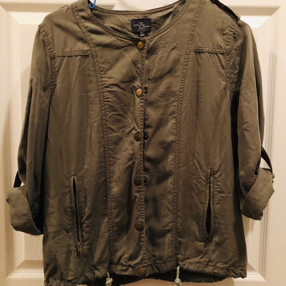 Lightweight jacket